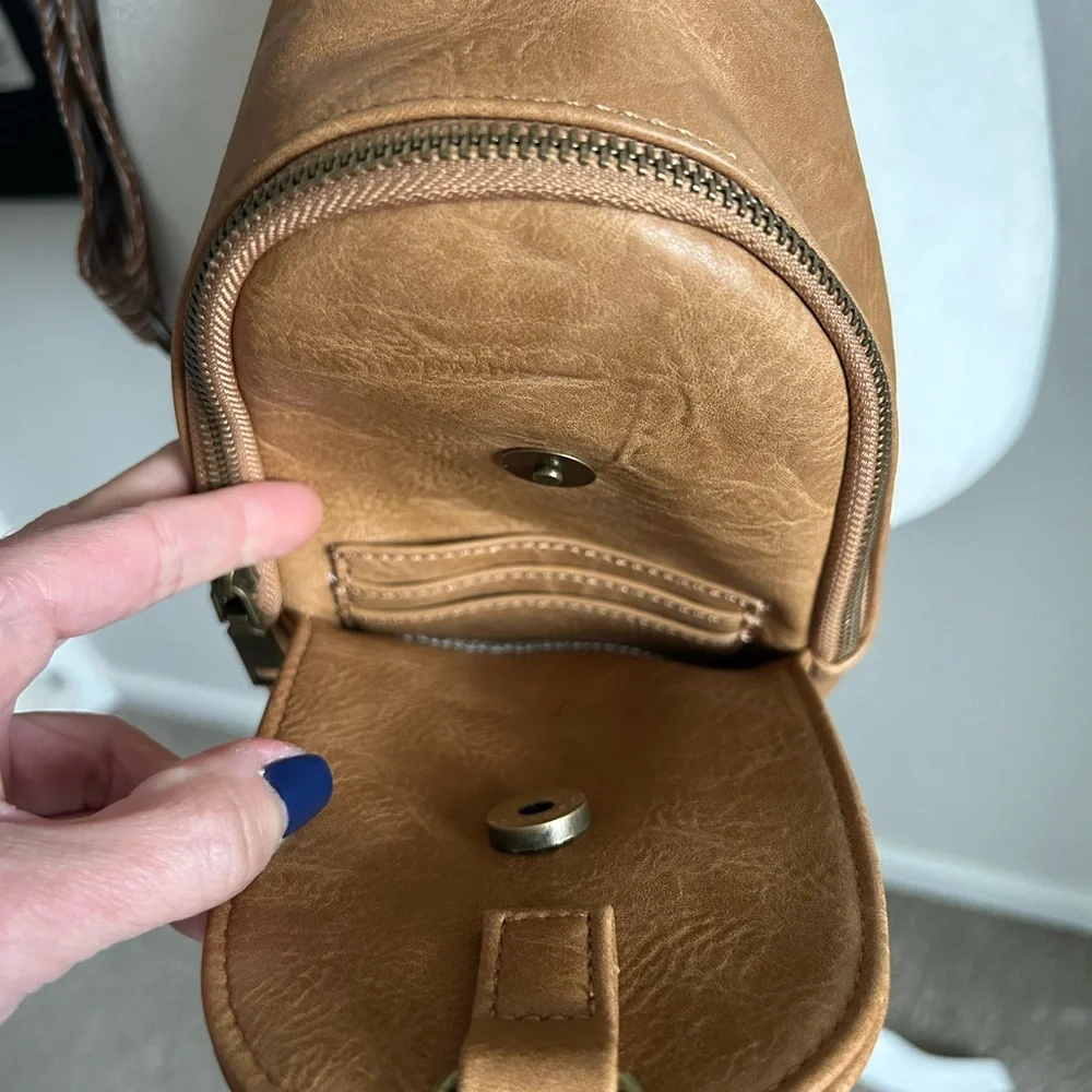 Pink Lily Tan Crossbody Bag